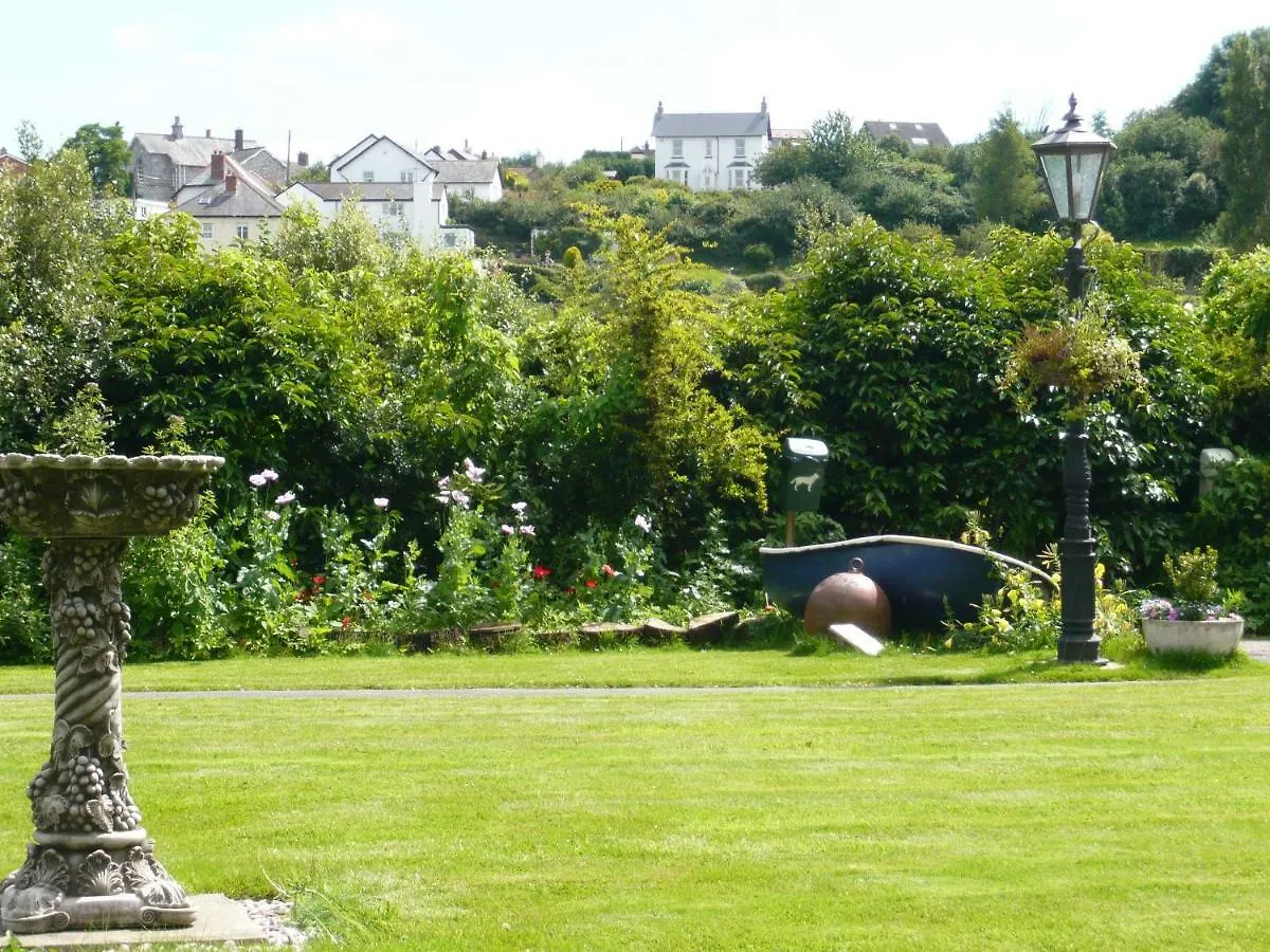 The Croft Guest House - Cockwood Harbour Near Exeter 4*,  Velká Británie
